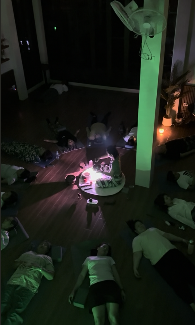 เสียงบำบัดที่ Re:Soul Studio — การพักผ่อนกลุ่มในห้องมืด